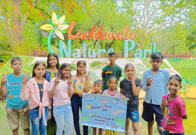 Shaping Joy: Art Therapy at Ganga Prem Hospice